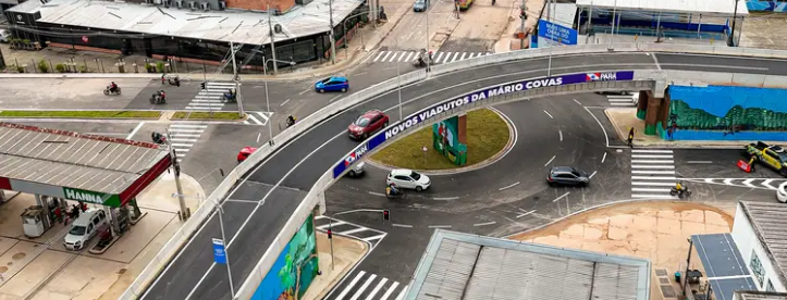 O Viaduto da Rodovia Mário Covas com a Avenida Três Corações, em Ananindeua